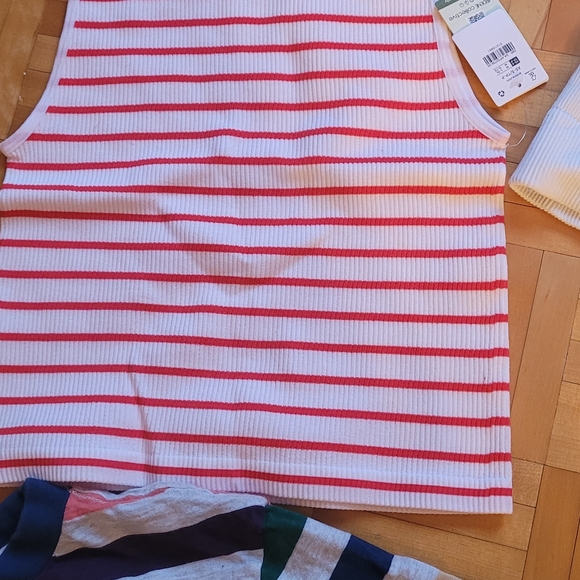 4  Multicolor Striped Crop Top - Picture 2 of 16